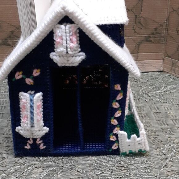 2 STORY COTTAGE  HANDMADE PLASTIC CANVAS TISSUE STATIONARY ORGANIZER - Picture 2 of 7